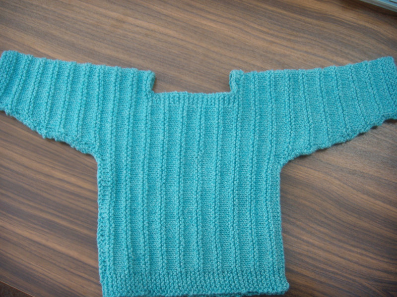 gestrickter Baby-Pullover - Gr. 62/68