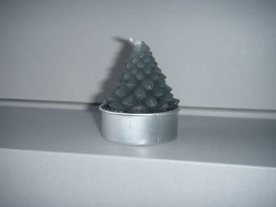 1 Stück Teelicht "Weihnachtbaum" -grau mit silbernem Glitter -aus der Weihnachtskollektion von Brost
