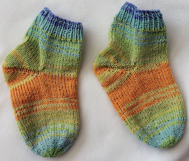 1 Paar handgestrickte Kinder-Socken - Größe 24/25