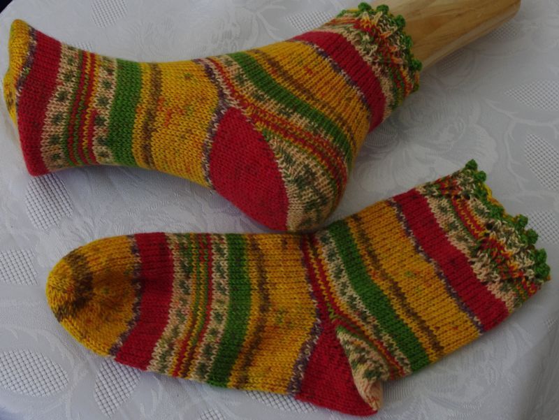 1 Paar hangestrickte Socken Gr. 36/37